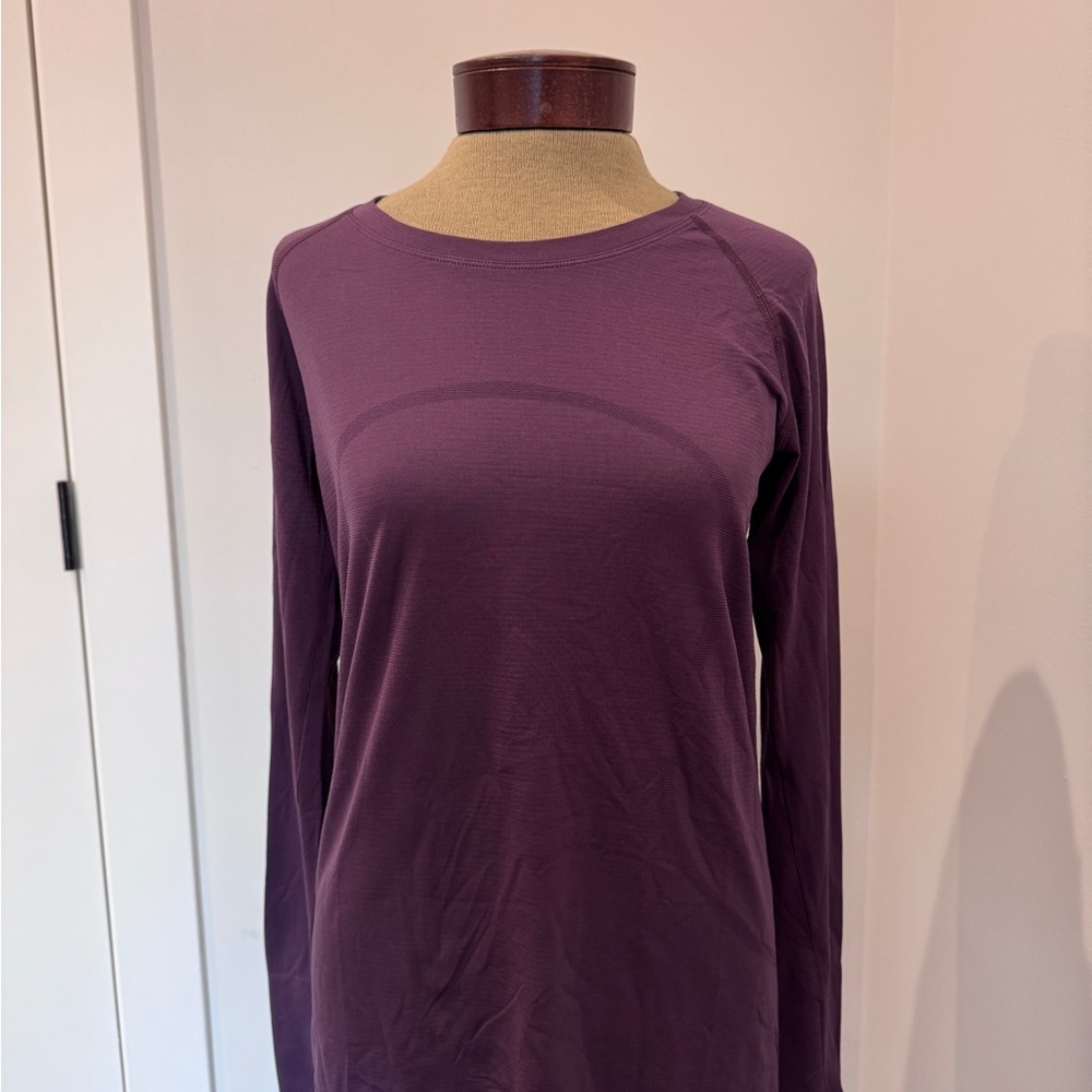 NWOT Lululemon Size 10 Workout Top